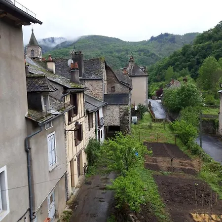 Avec Vue Panoramique Sur La Truyere *