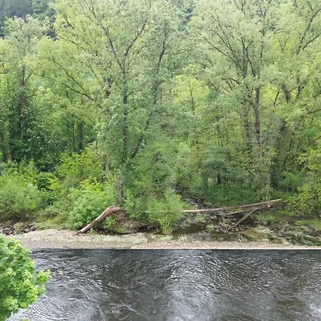 Avec Vue Panoramique Sur La Truyere
