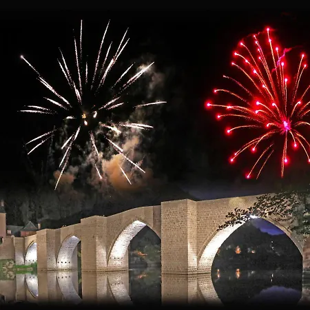 Avec Vue Panoramique Sur La Truyere * Entraygues-sur-Truyere