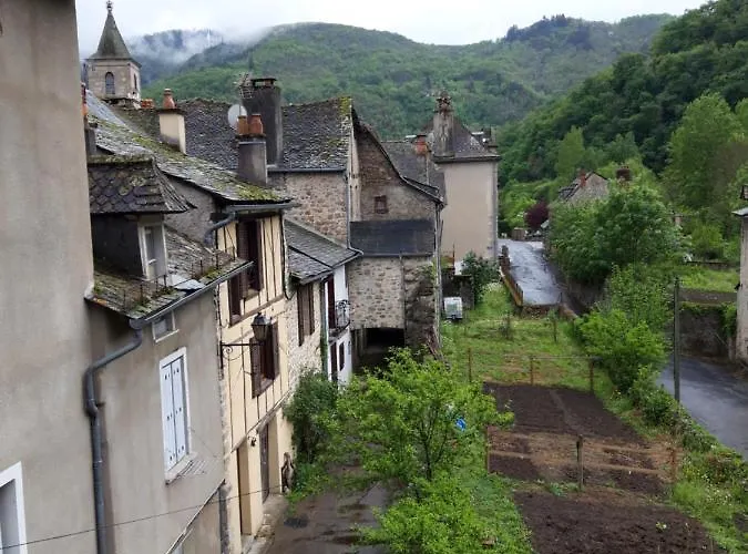 Avec Vue Panoramique Sur La Truyere *